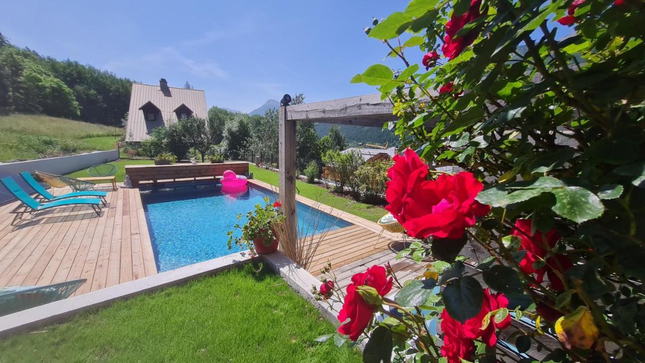 Chalet Serre Cambeou Piscine&Spa Saint-Chaffrey Exterior foto